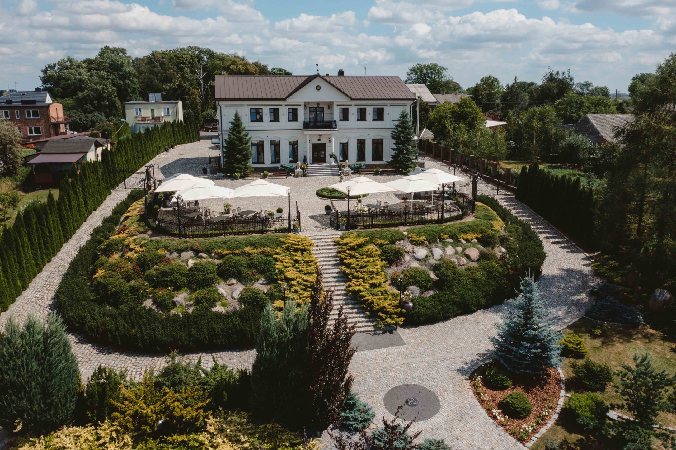 Pałac Uniejów — widok obiektu